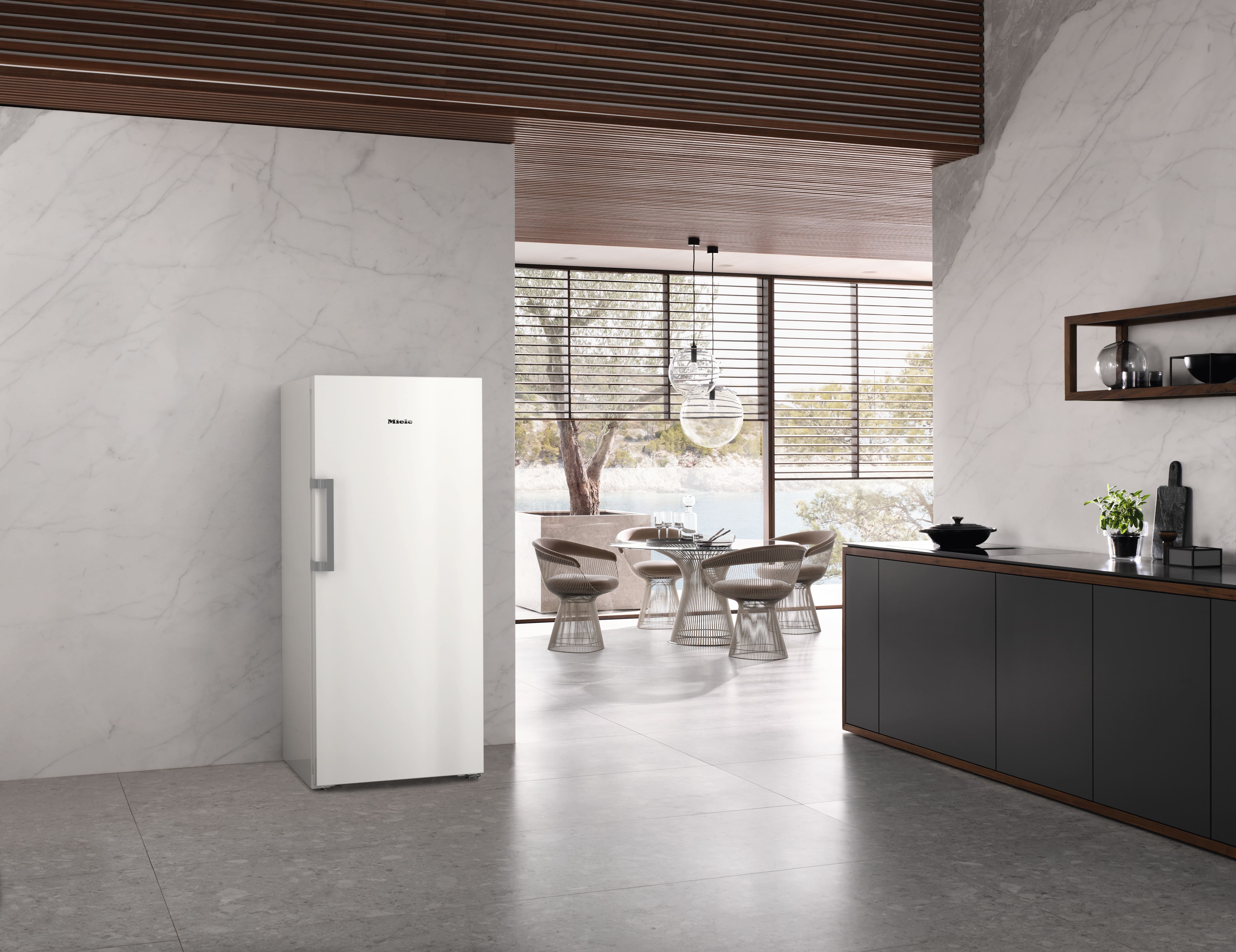 MIELE FN4748CWS vrijstaande vriezer - 165cm